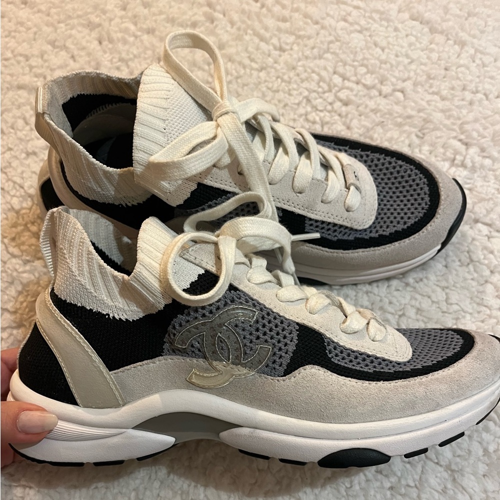 AUTH CHANEL TRAINERS